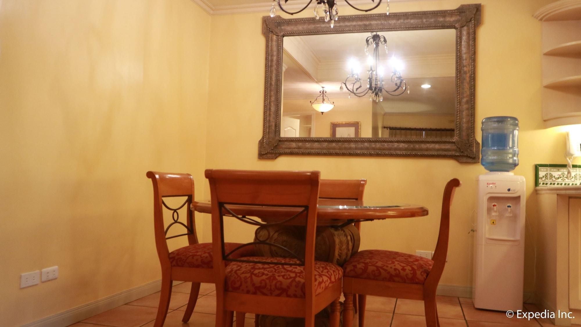 Sophia Suites Residence Hotel Cebu Esterno foto