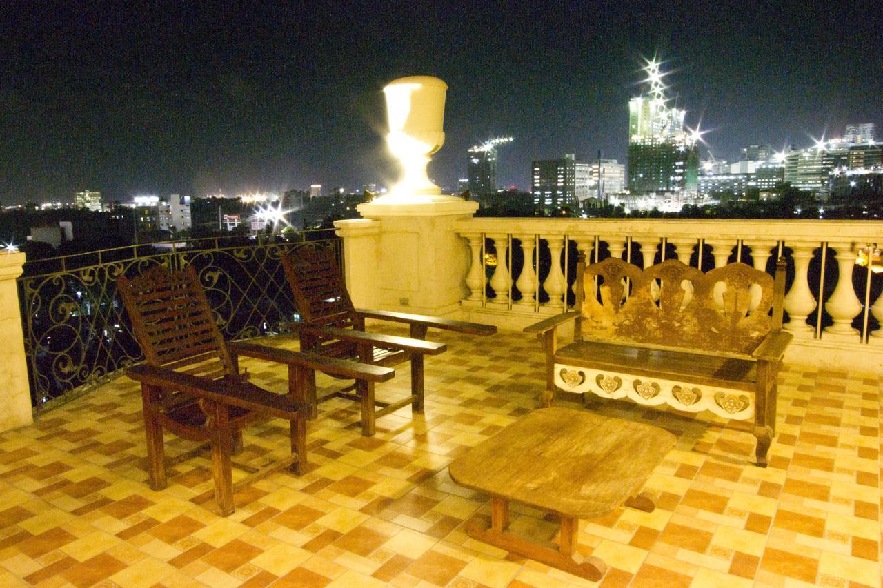 Sophia Suites Residence Hotel Cebu Esterno foto