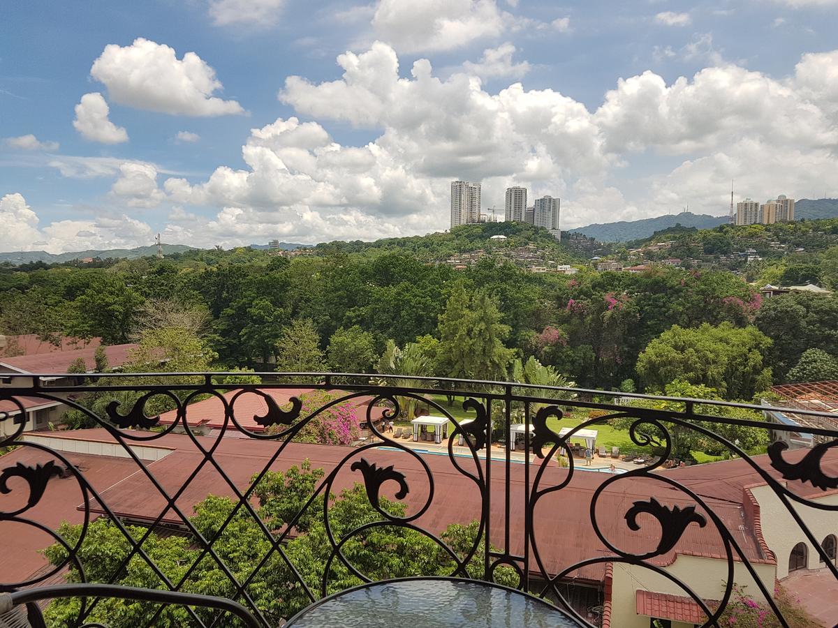 Sophia Suites Residence Hotel Cebu Esterno foto