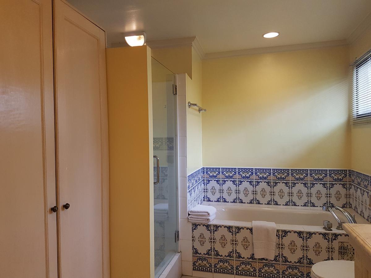 Sophia Suites Residence Hotel Cebu Esterno foto
