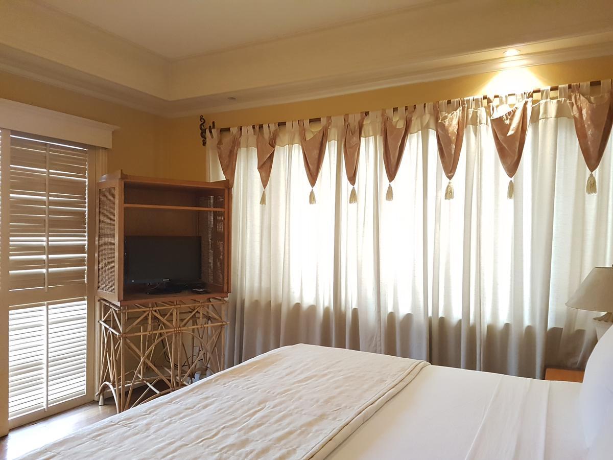 Sophia Suites Residence Hotel Cebu Esterno foto