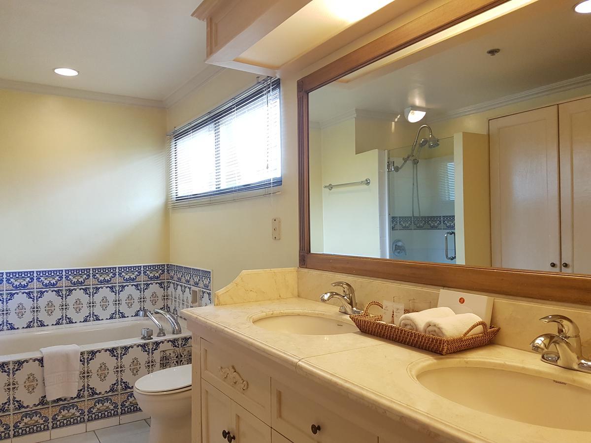 Sophia Suites Residence Hotel Cebu Esterno foto