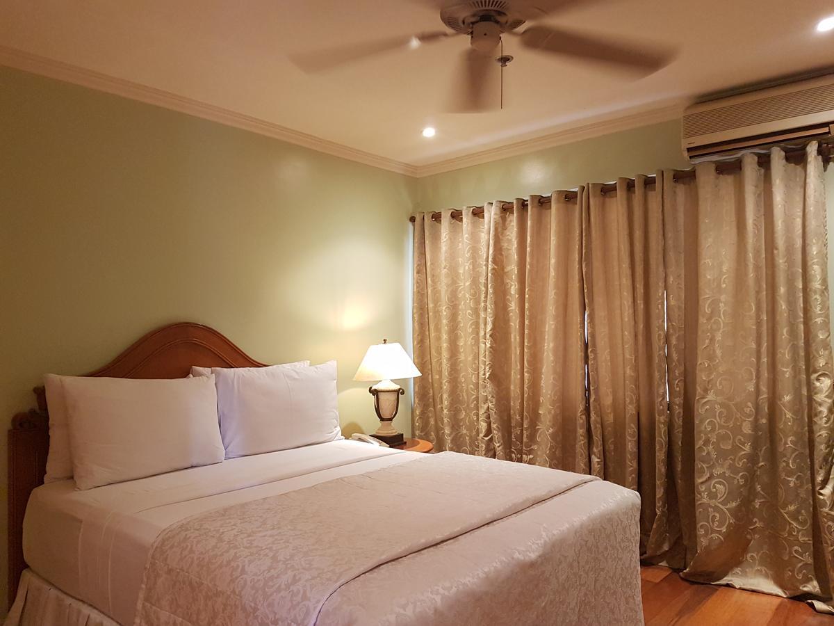 Sophia Suites Residence Hotel Cebu Esterno foto